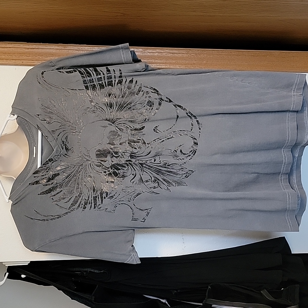 Graphic V-Neck Tee, Skull, Cross, Wings